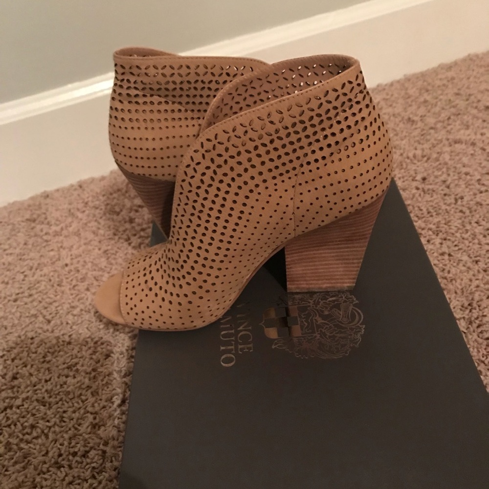 Vince Camuto Morocco